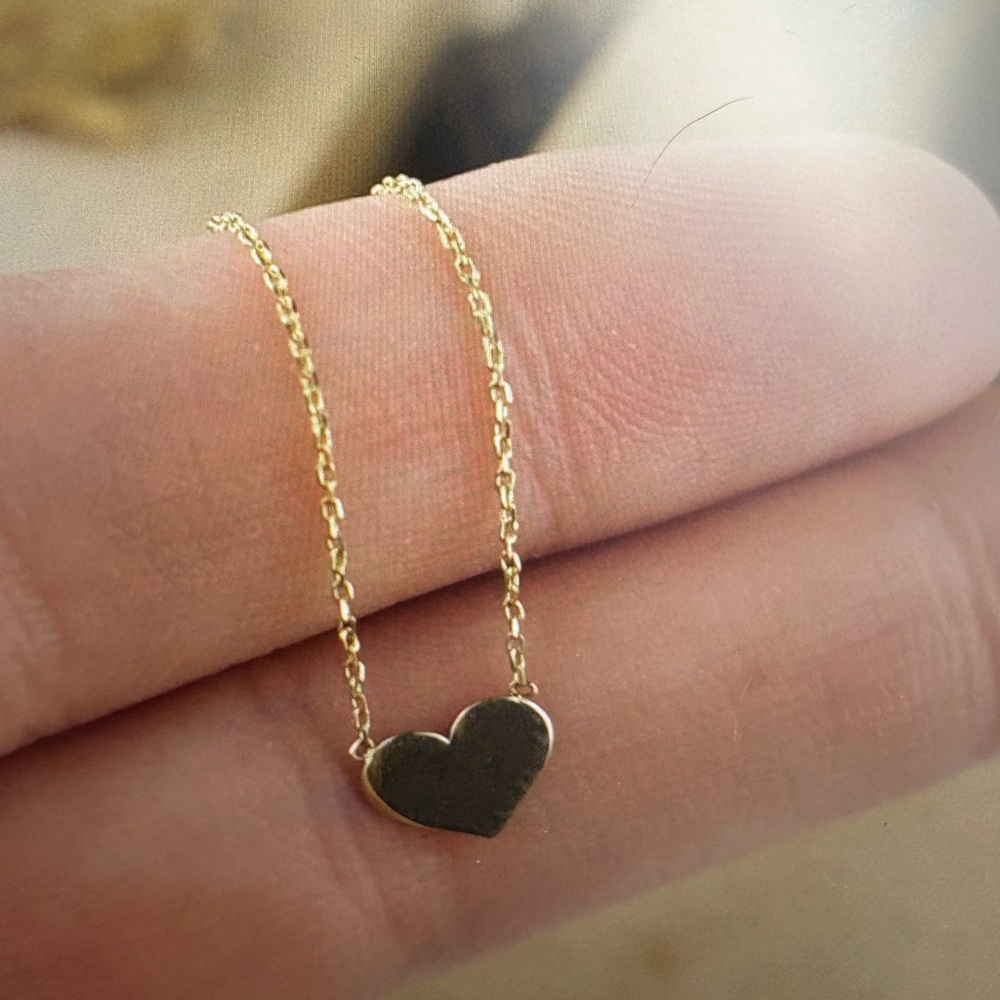 ISO The Museum Company brand Elegant Byzantine Miniature Gold Heart Necklace